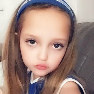 Meet your Posher, Abigail